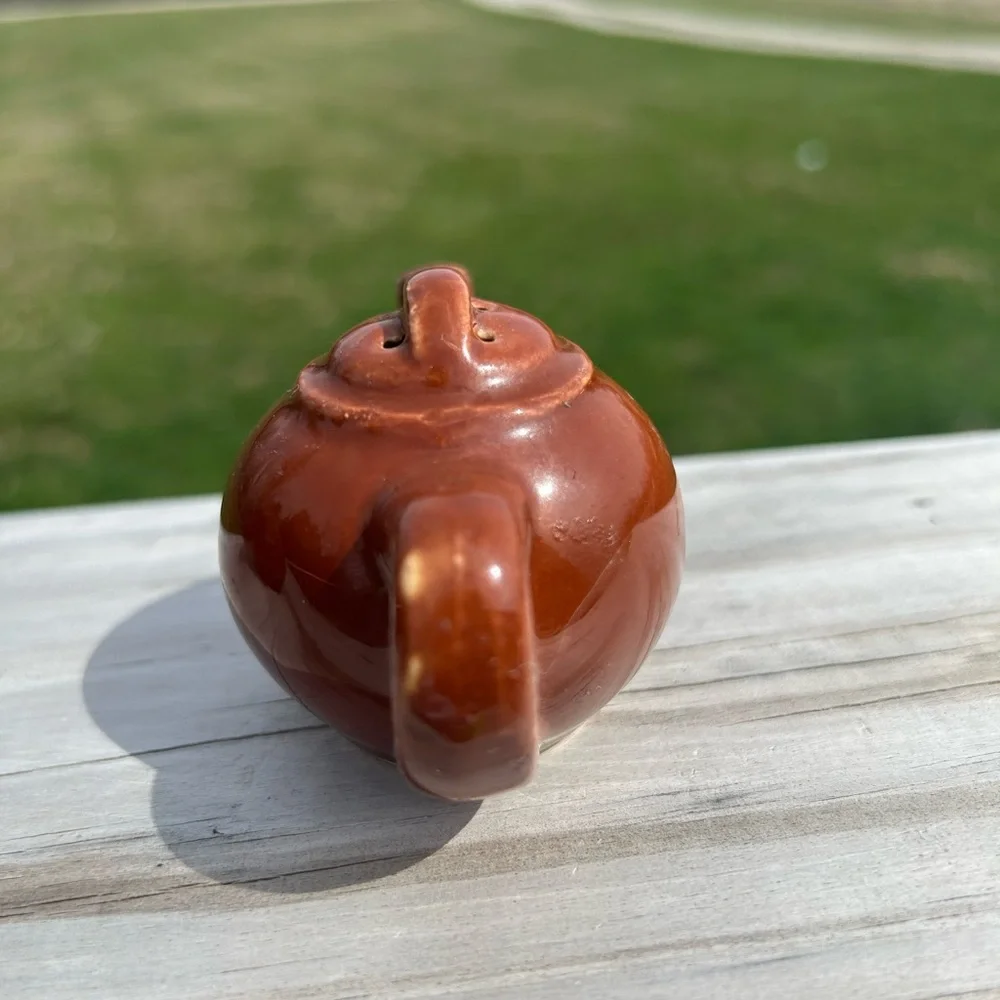 Vintage Brown Tea Pot‎ Style Salt And Pepper Shakers